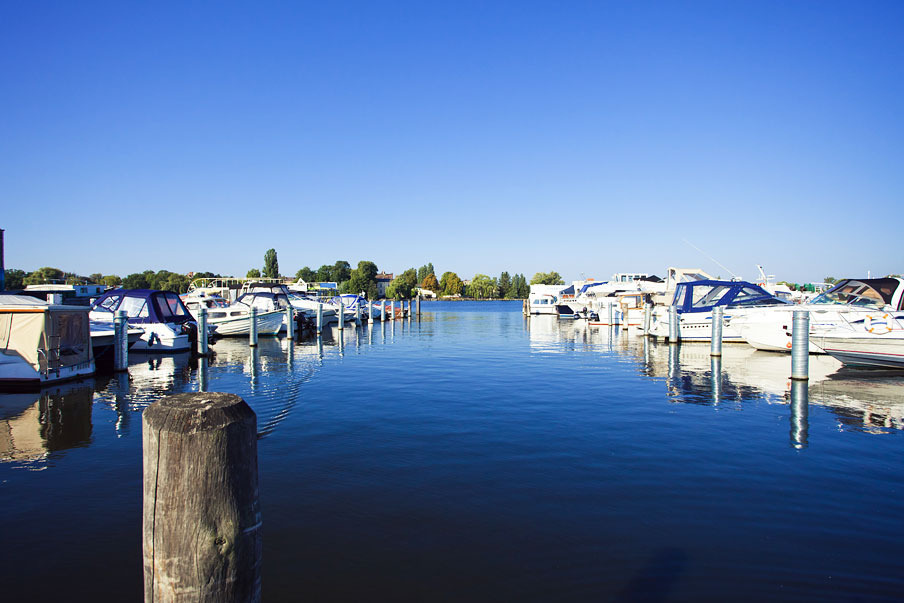 In der Marina Wendenschloß finden Gäste und Dauermieter Platz.